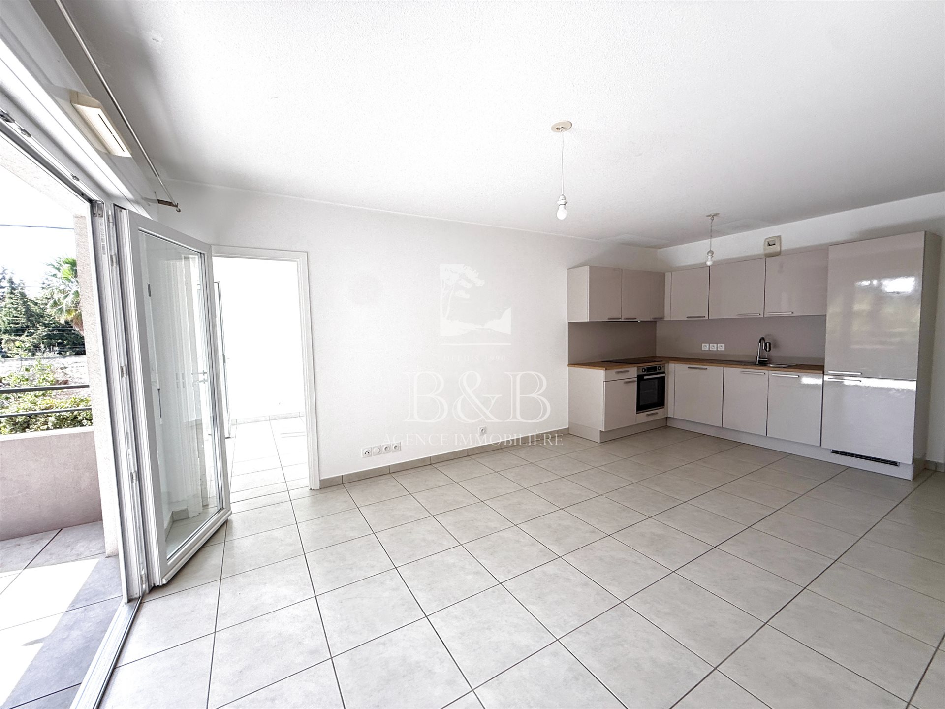 Appartement à vendre, 77m², Fréjus