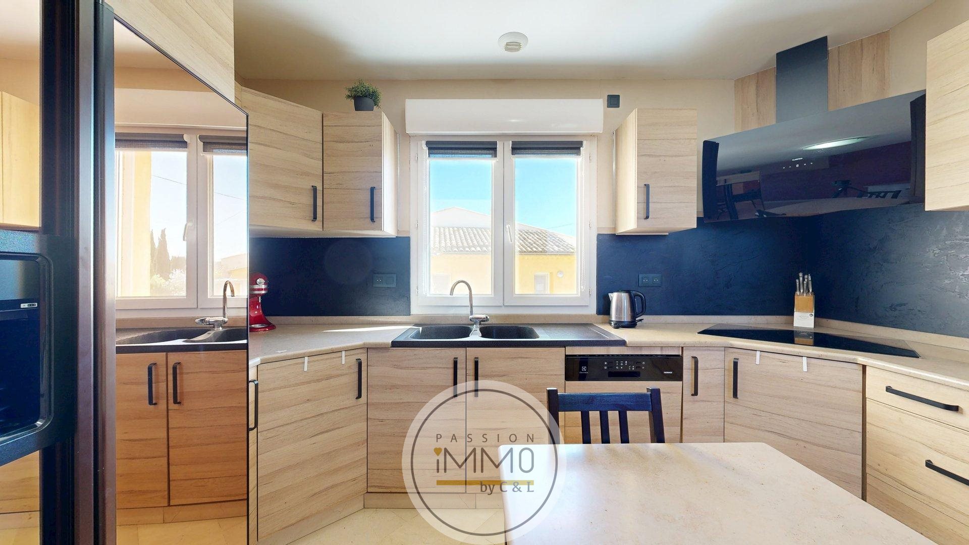 Maison à vendre, 240m², Châteauneuf-Val-Saint-Donat