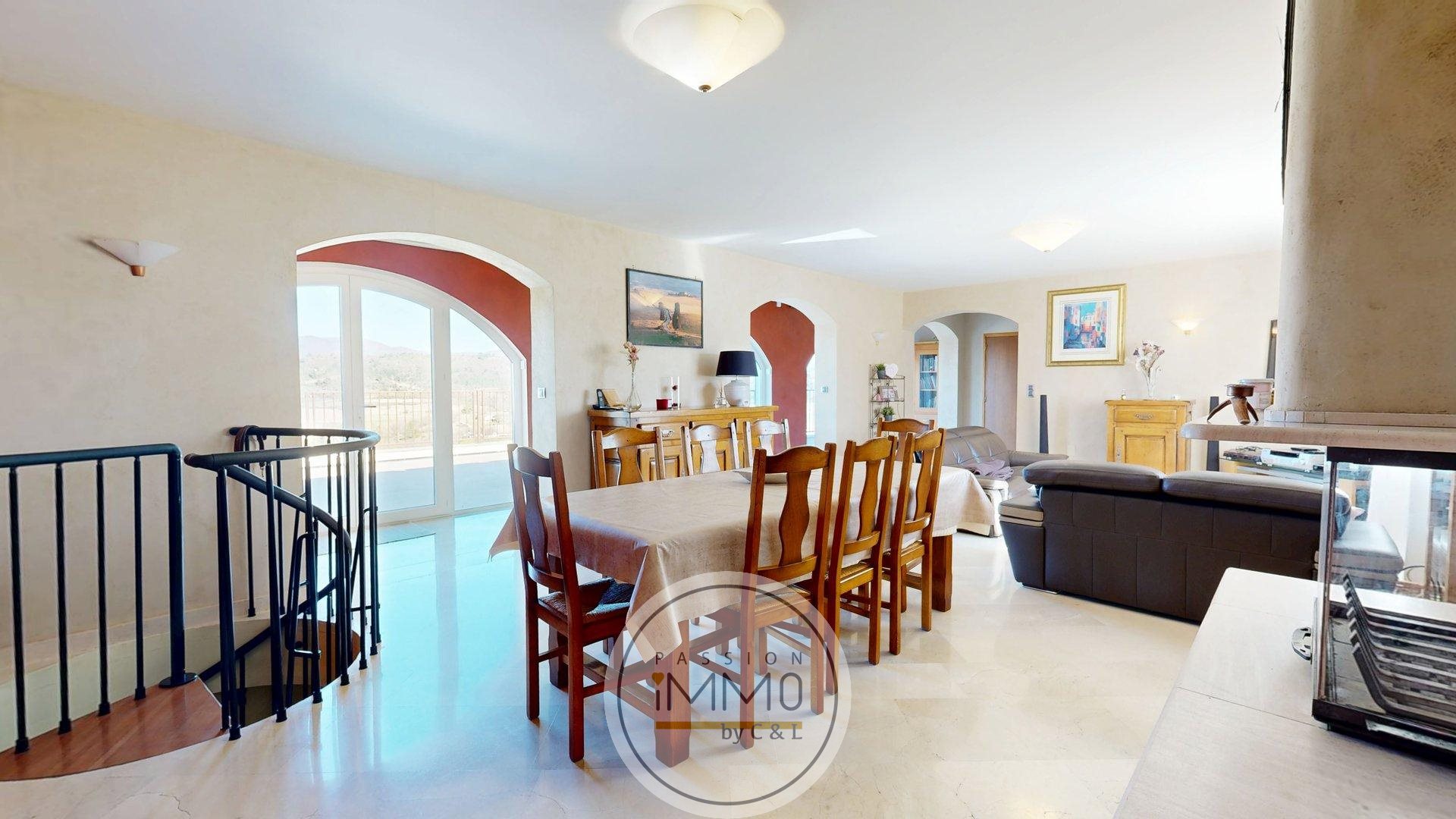 Maison à vendre, 240m², Châteauneuf-Val-Saint-Donat