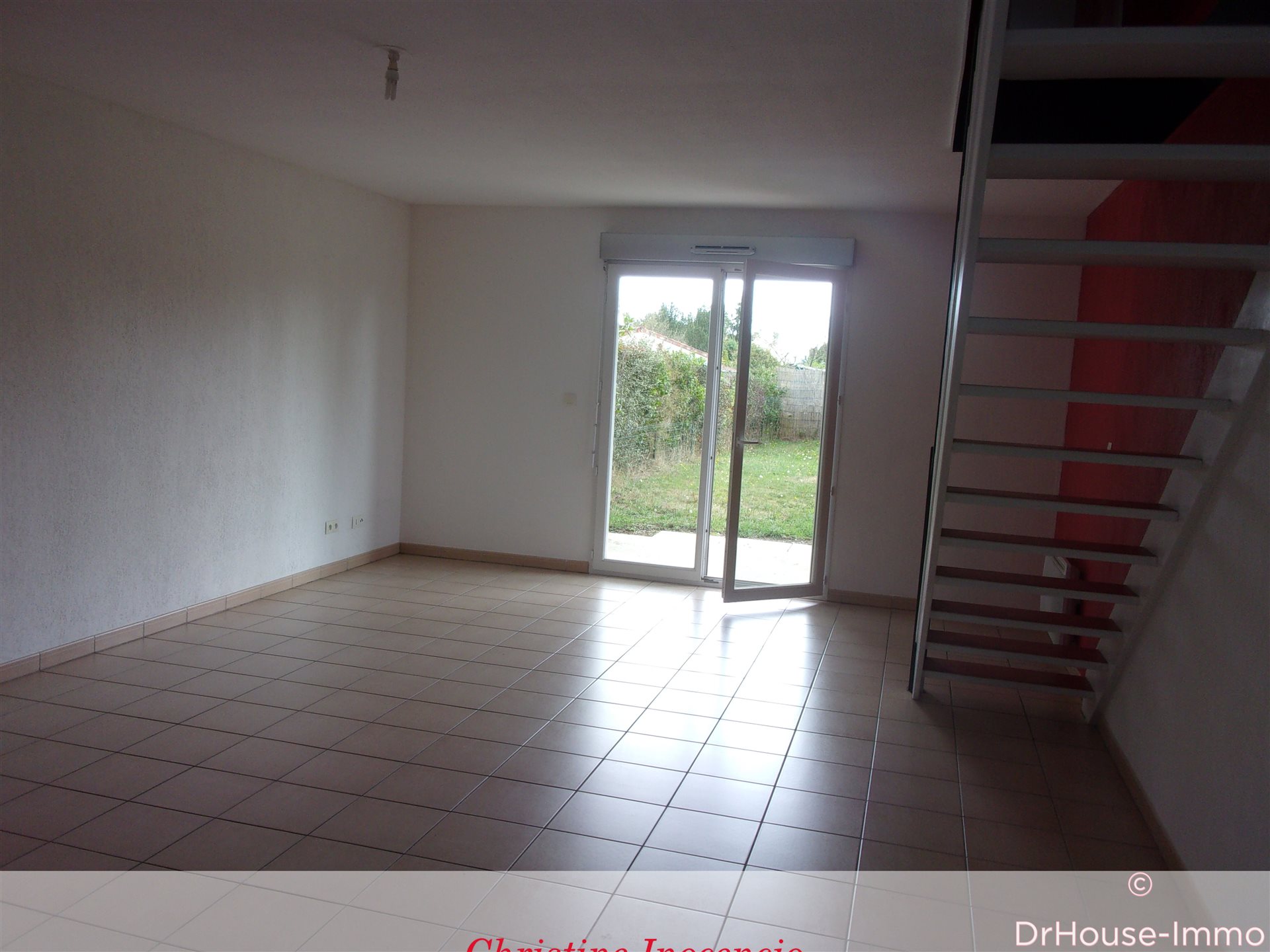 Maison à louer, 72m², Saint-Yzan-de-Soudiac