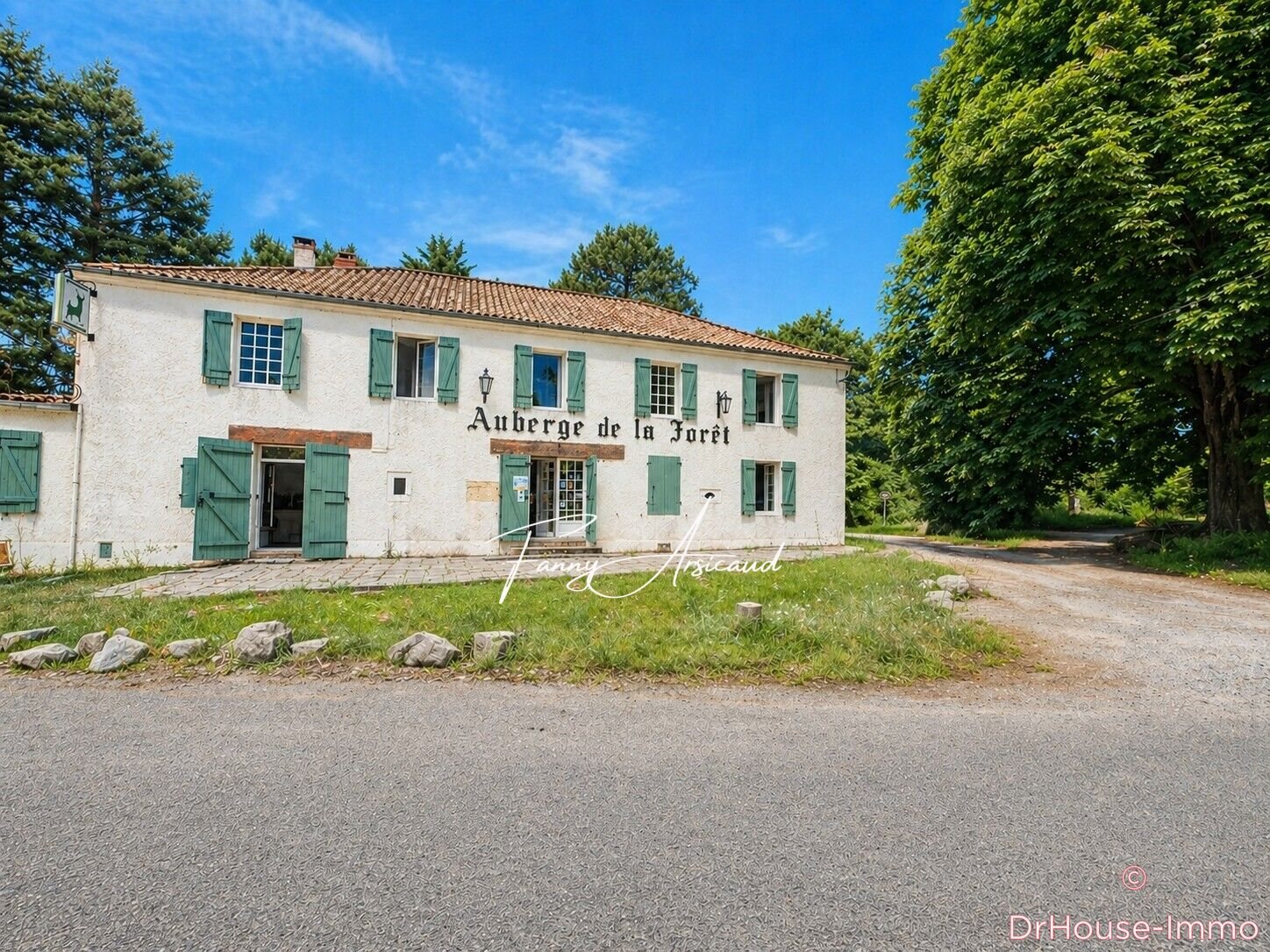 Maison à vendre, 372m², Mervent