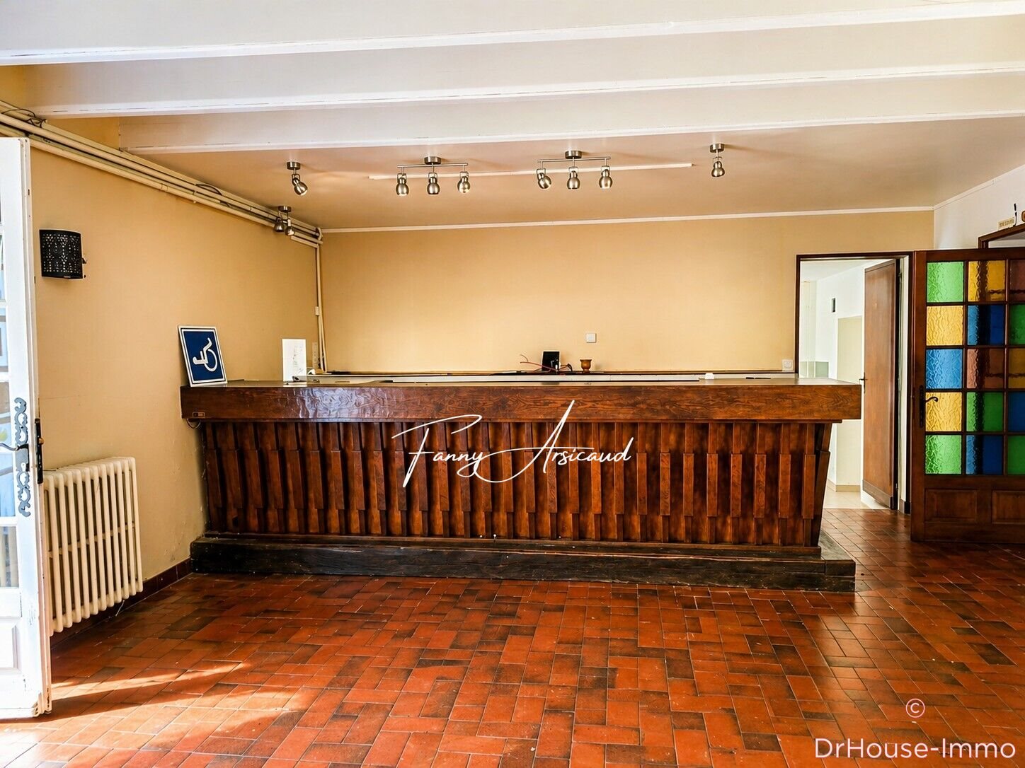 Maison à vendre, 372m², Mervent