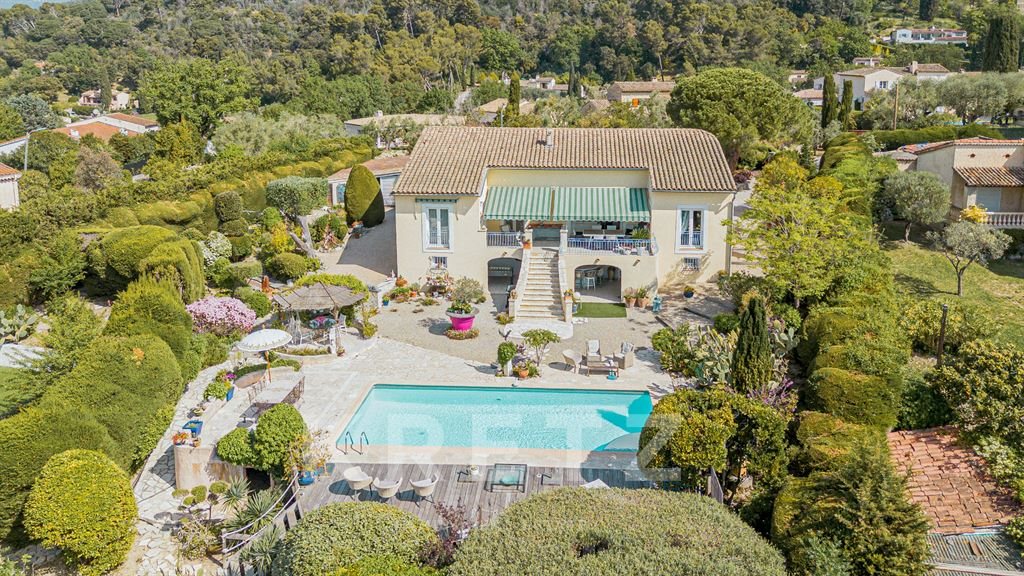 Maison à vendre, 220m², La Roquette-sur-Siagne