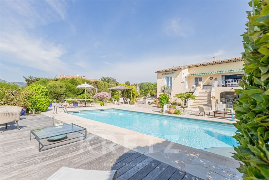 Maison à vendre, 220m², La Roquette-sur-Siagne