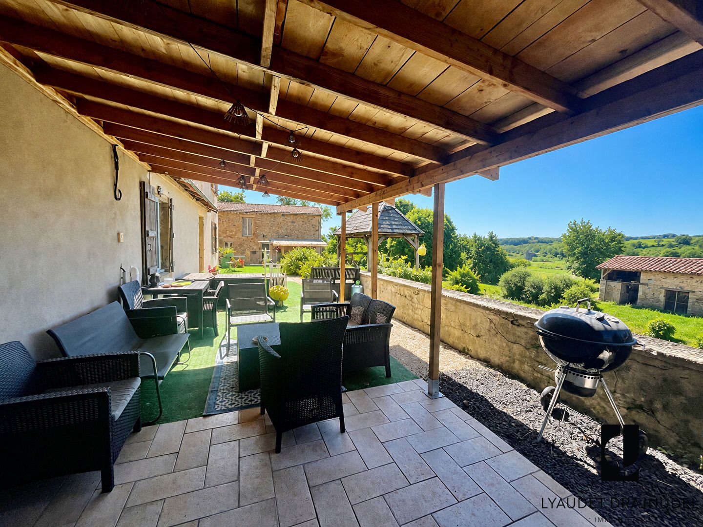Maison à vendre, 300m², Saint-Denis-de-Cabanne