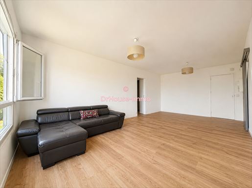 Terrain 3 pièces 69 m² · à Bagnolet · 69 m² · 275 000 €