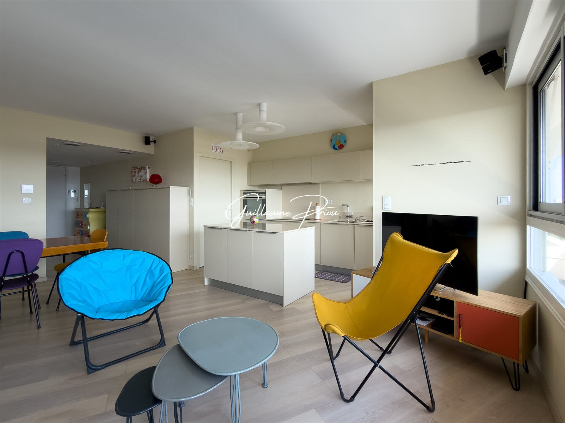 Top-Floor 111 sqm Apartment with Panoramic Bordeaux Views, Parking & Air Conditioning - Ansicht 5