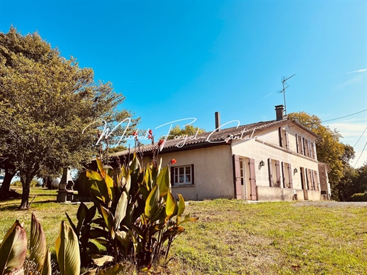 Maison 11 pièces 245 m² · à Guîtres · 245 m² · 100 000 €