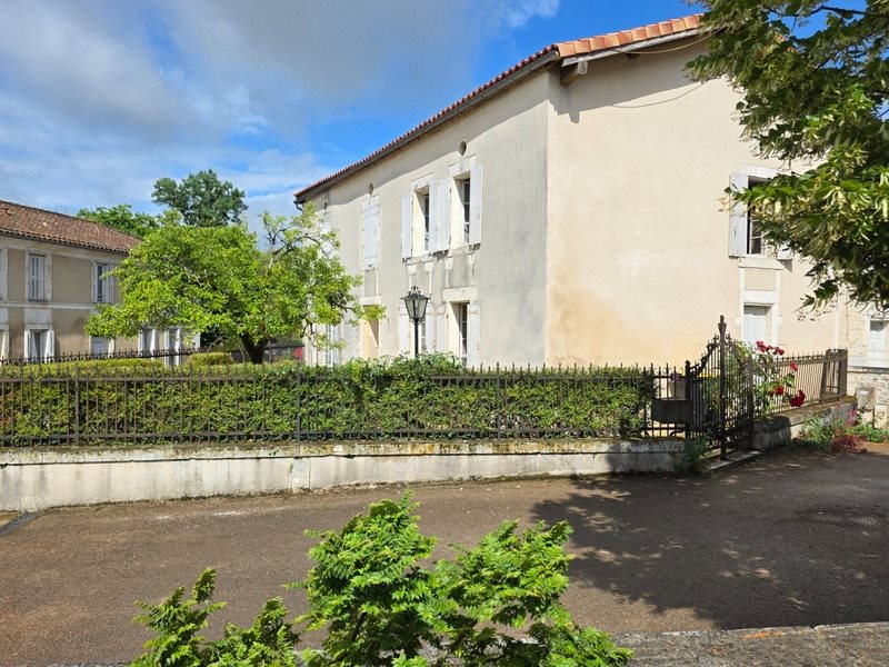 Maison à vendre, 148m², Condéon