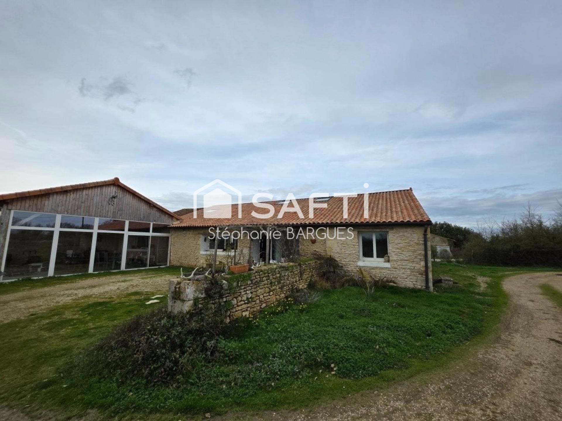 Maison à vendre, 220m², Saint-Maurice-la-Clouère