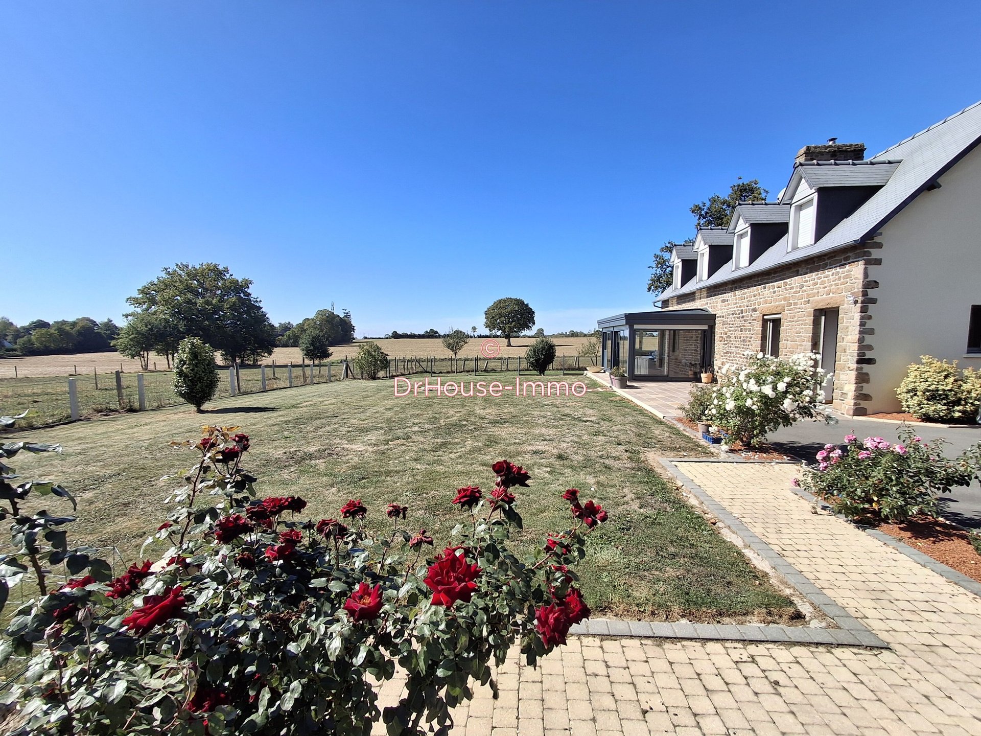 Maison à vendre, 144m², Saint-Ovin