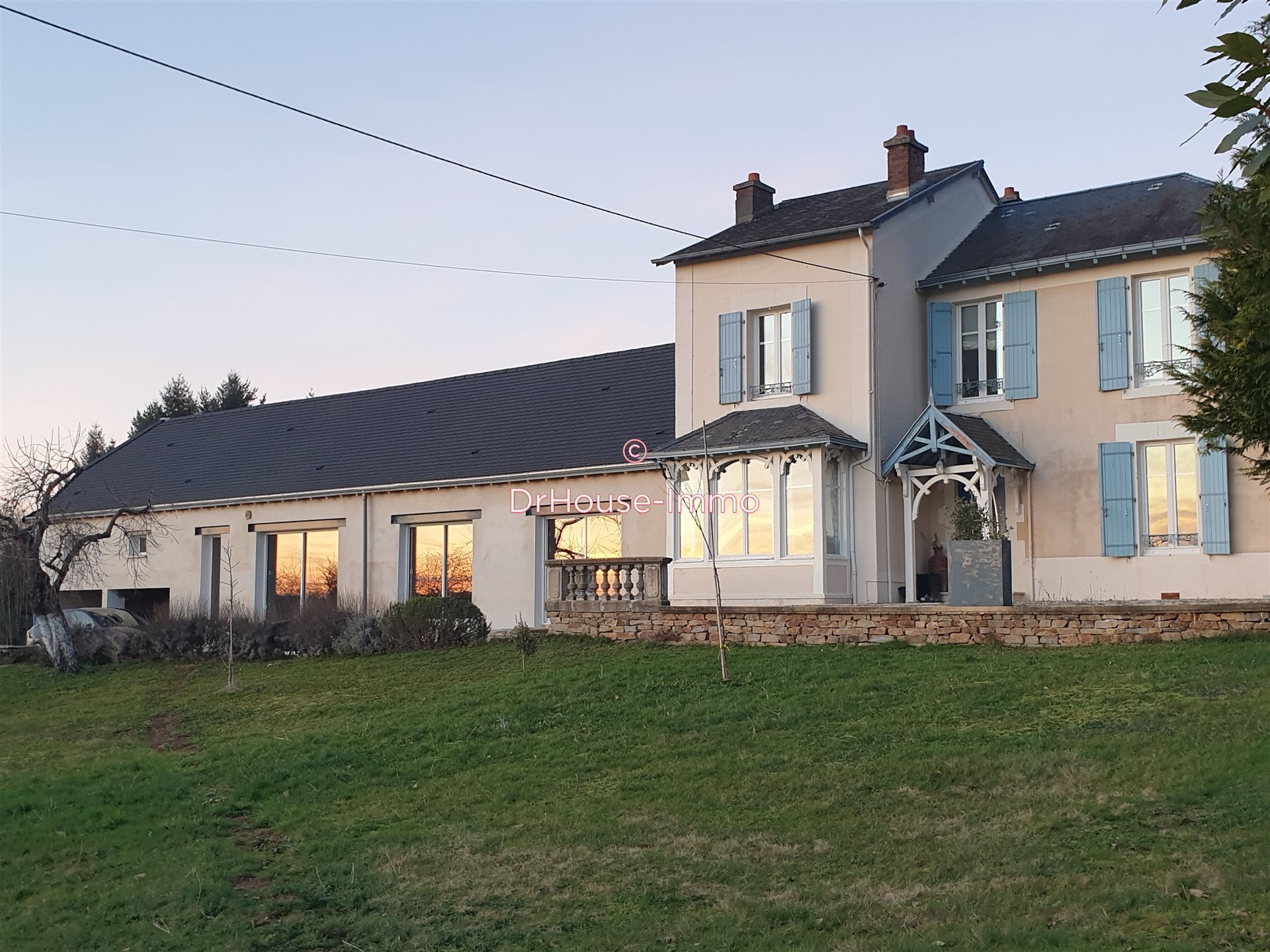 Maison à vendre, 240m², Saint-Yrieix-la-Perche