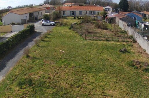Terrain 580 m² · à La Limouzinière · 63 990 €