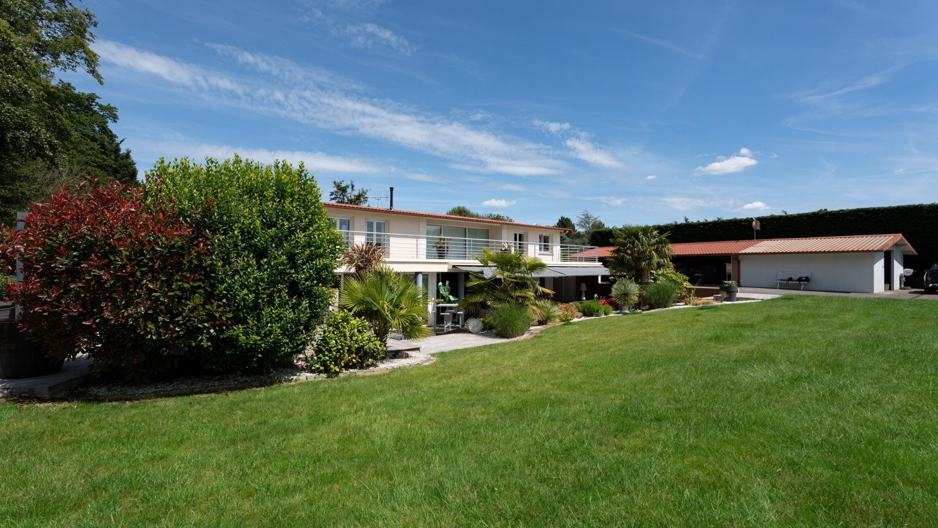 Maison à vendre, 385m², Noailles