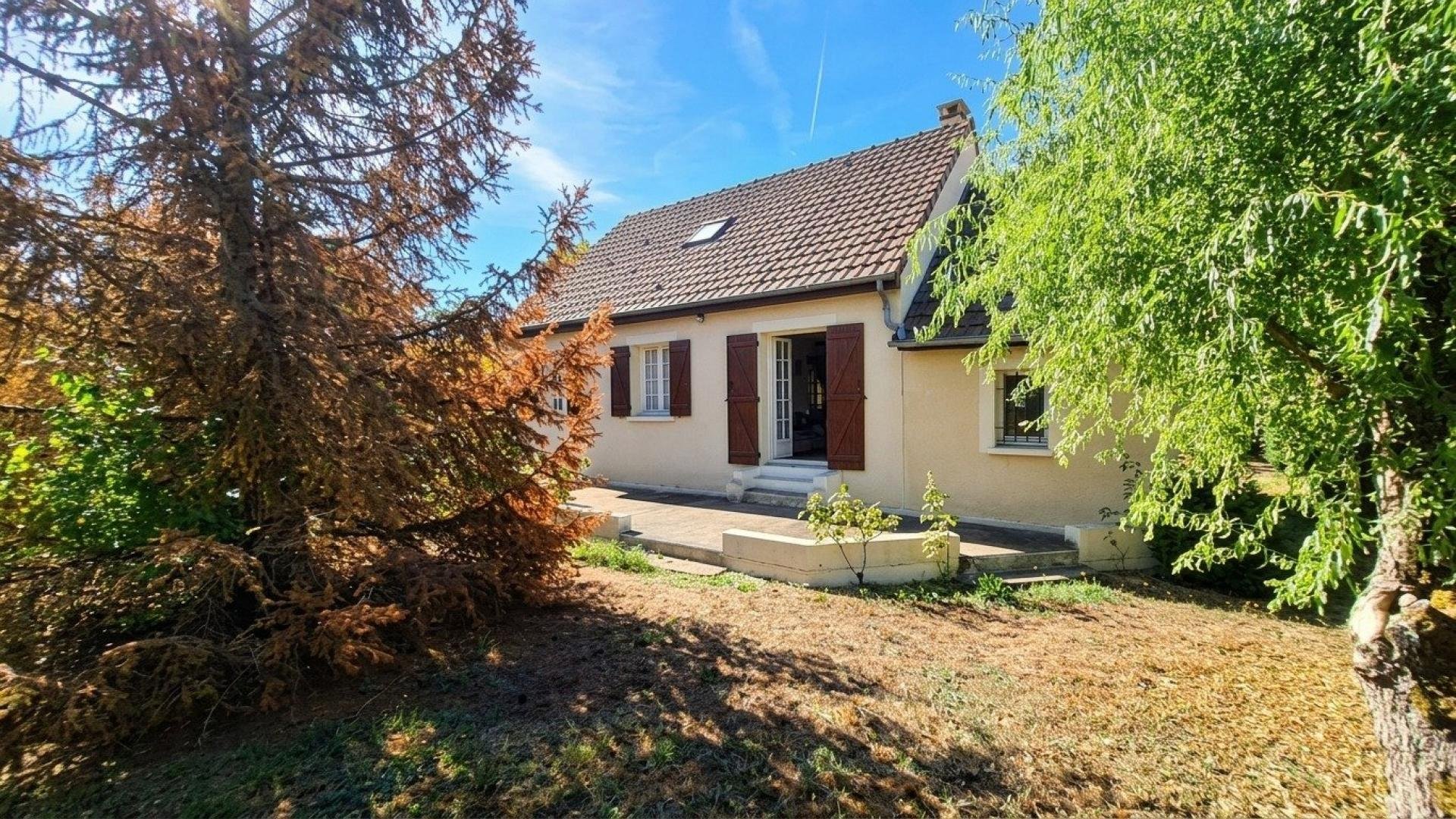 Maison à vendre, 99m², Saint-Amand-Montrond