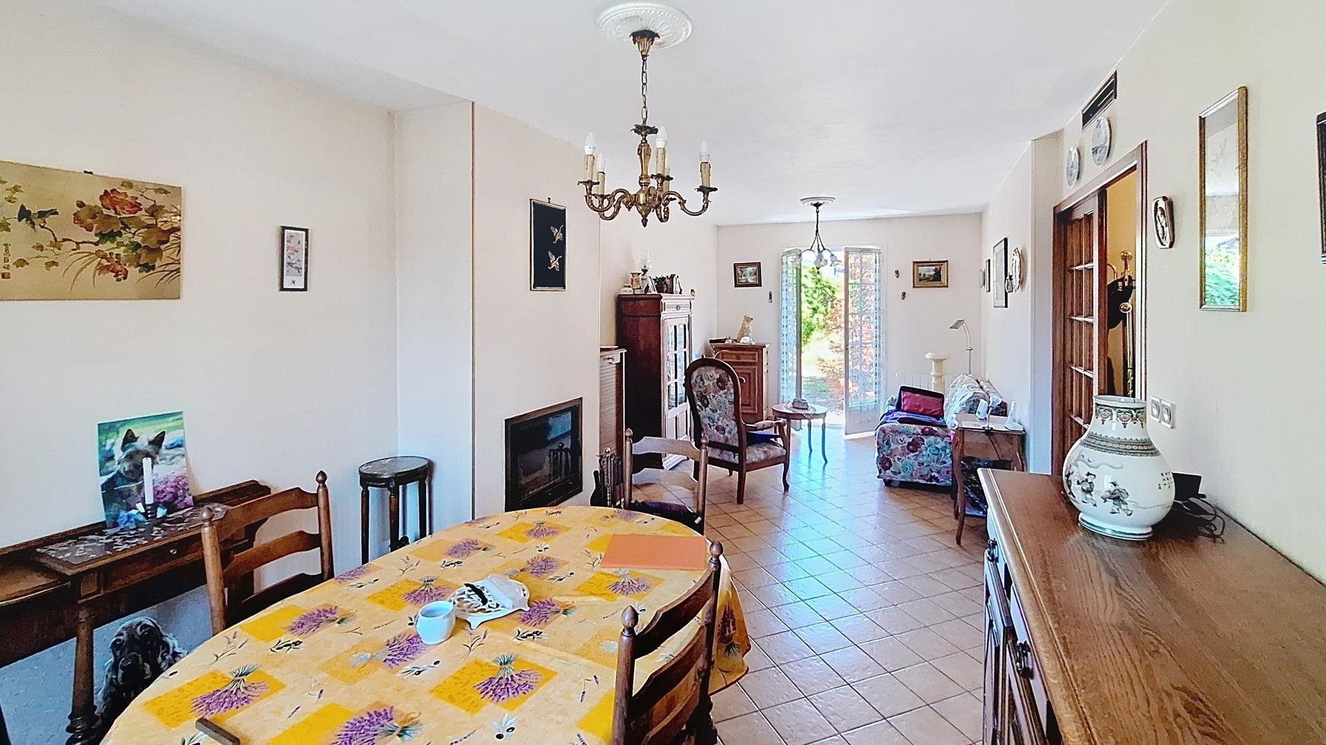 Maison à vendre, 99m², Saint-Amand-Montrond