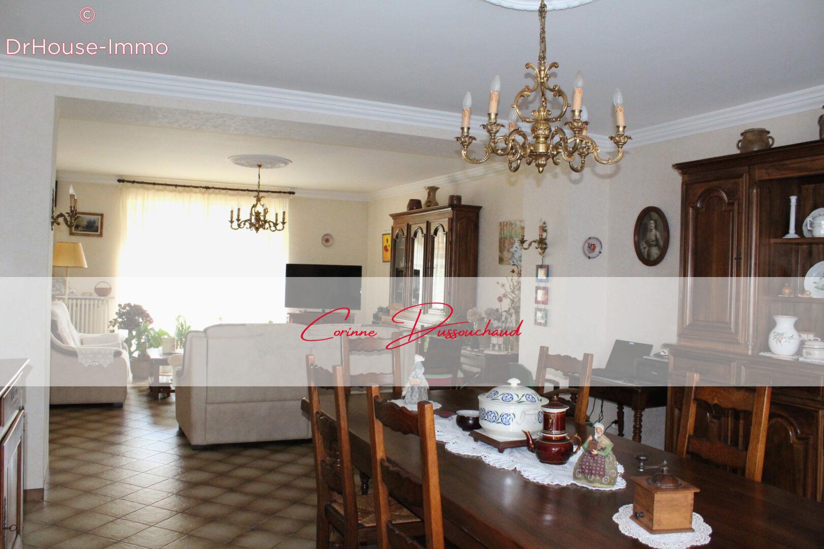 Maison à vendre, 384m², Chabanais