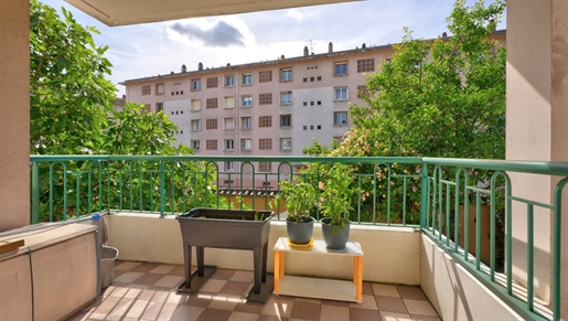 Parking 5 pièces 140 m² · à Tassin-la-Demi-Lune · 140 m² · 567 000 €