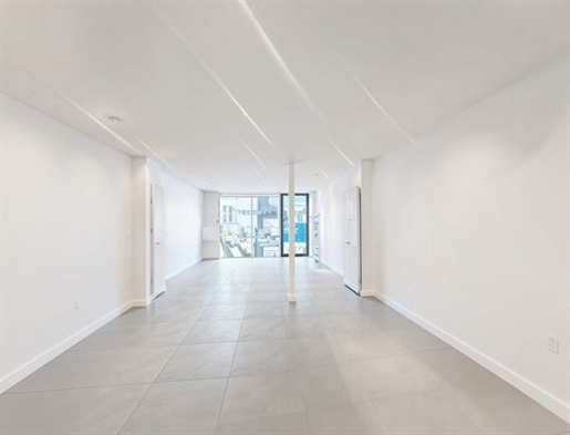 Local commercial 3 pièces 72 m² · à Paris 15ème · 72 m² · 699 000 €