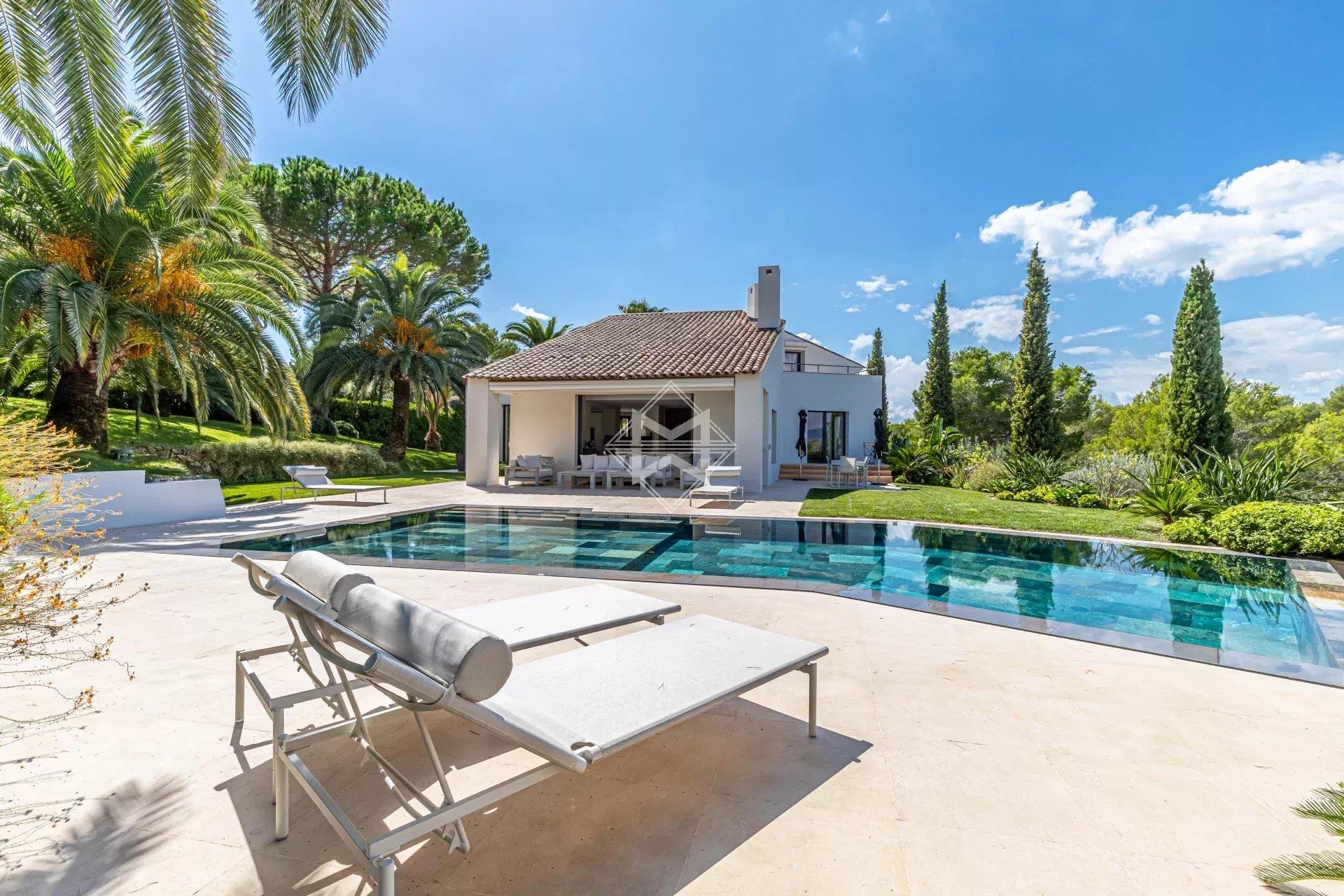 Maison à vendre, 345m², Mougins