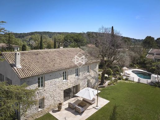 Mougins (Alpes-Maritimes) photo 2