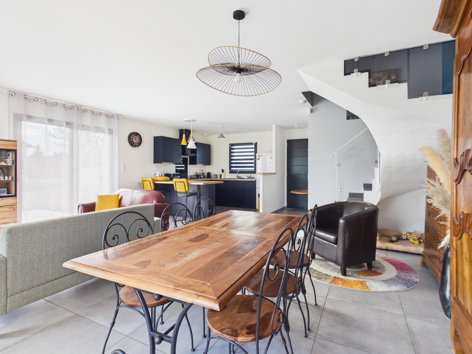 Maison à vendre, 95m², Ambérieux