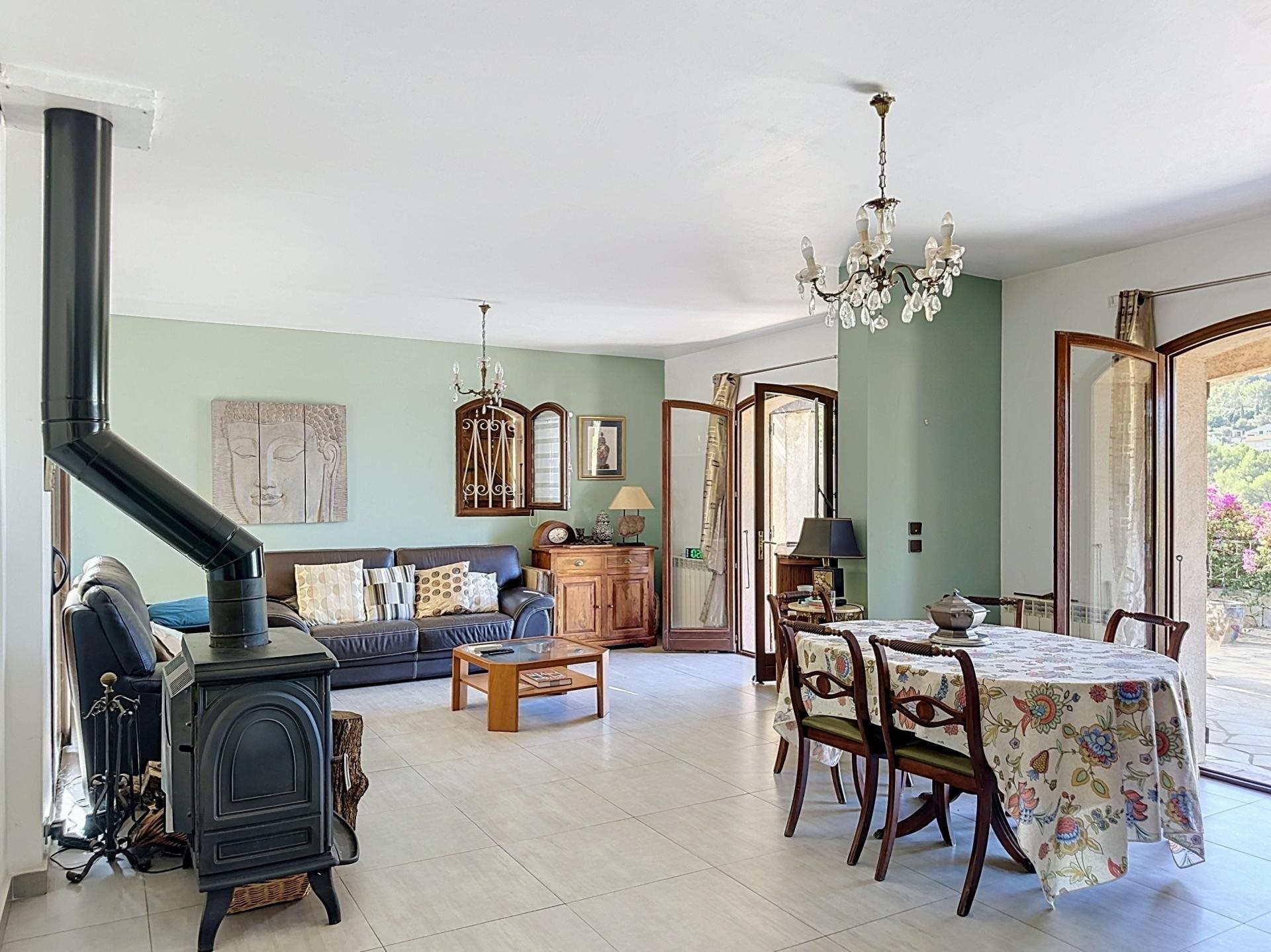 Maison à vendre, 121m², Le Revest-les-Eaux