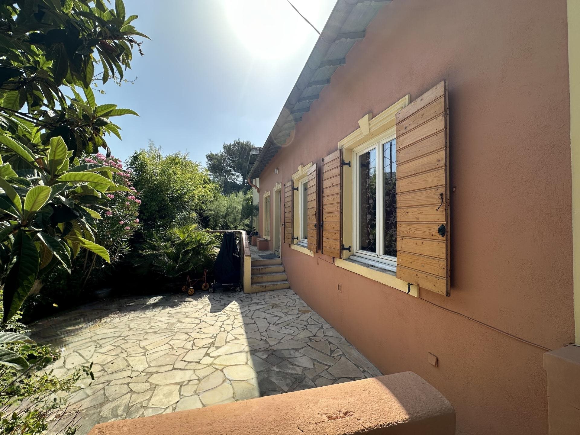 Maison à vendre, 110m², Le Revest-les-Eaux