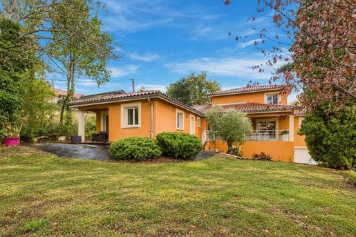 Maison 10 pièces 288 m² · à Chazay-d'Azergues · 288 m² · 855 000 €