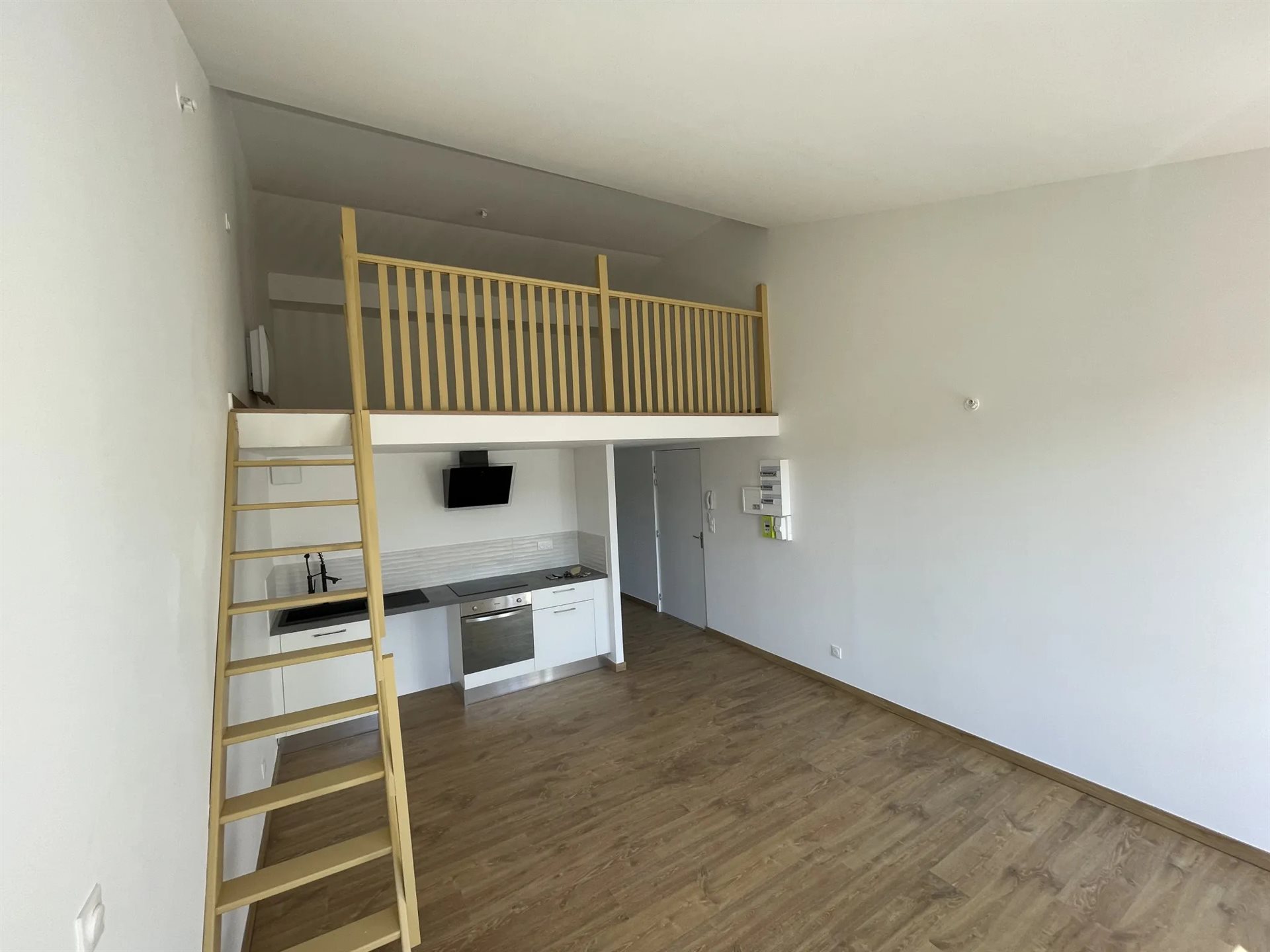Appartement à louer, 49m², La Roque-d'Anthéron
