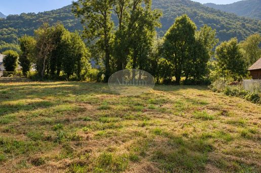 69 €/m² · à Montauban-de-Luchon · 108 000 €