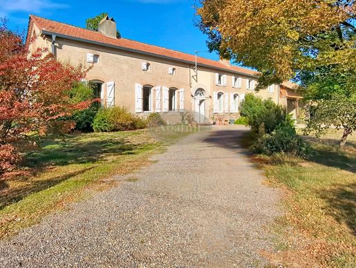 Maison 8 pièces 281 m² · à Marsac · 281 m² · 480 000 €