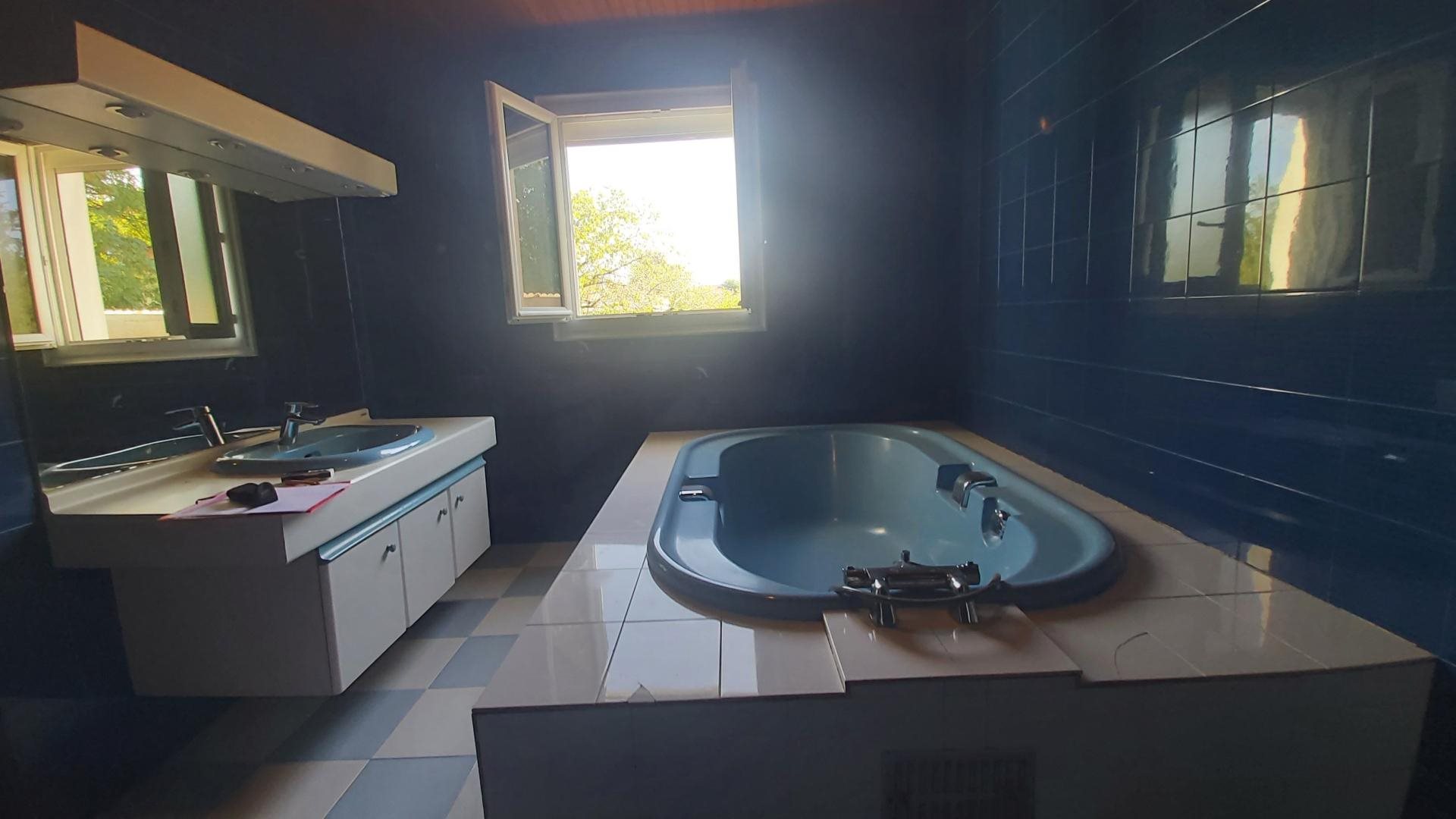 Maison à vendre, 100m², Gond-Pontouvre