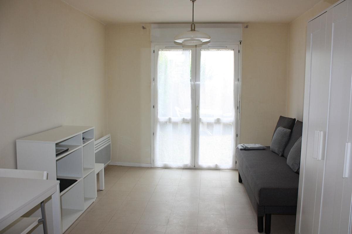 Appartement à louer, 24m², Lardy