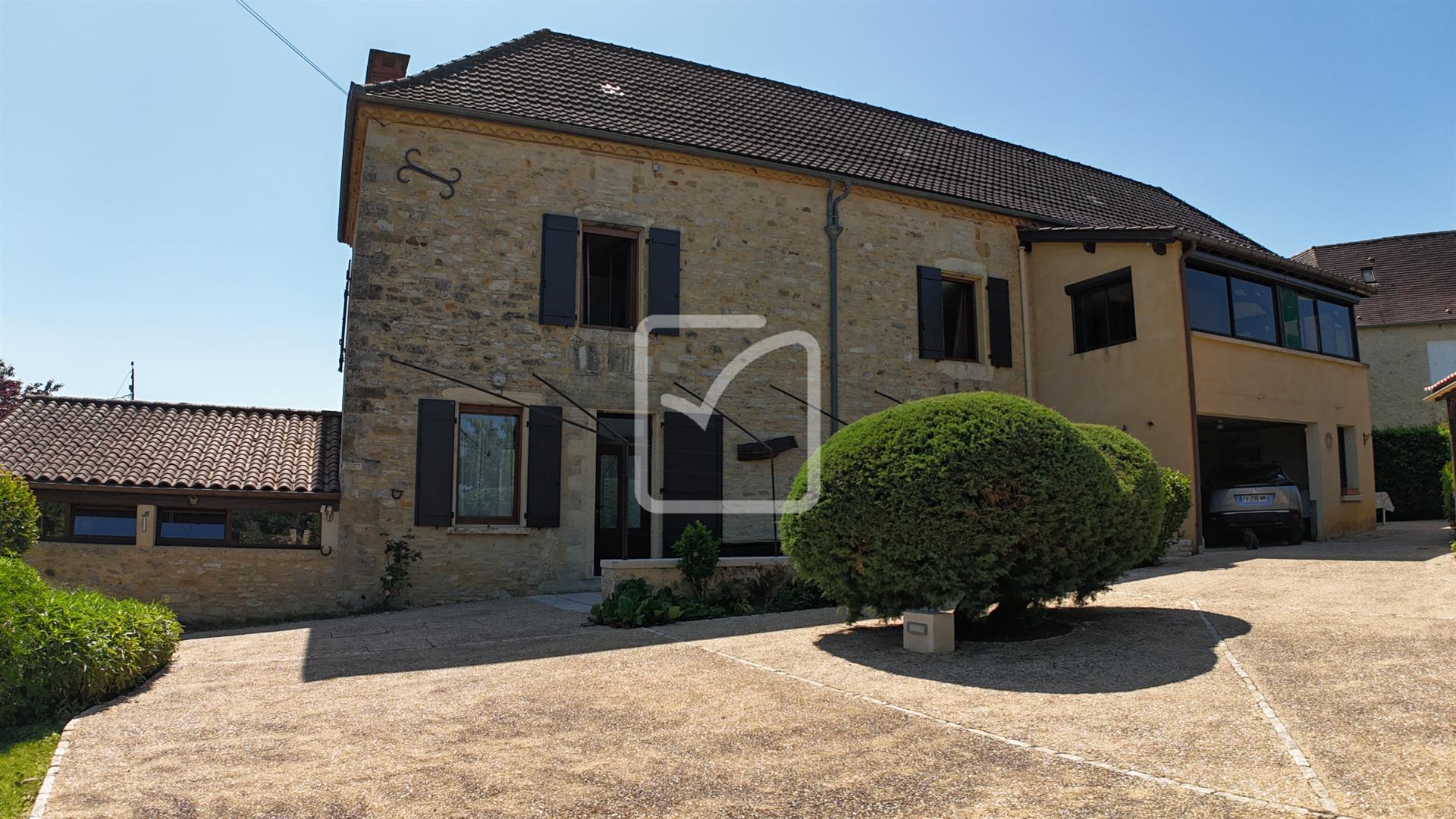 Maison à vendre, 198m², Gourdon