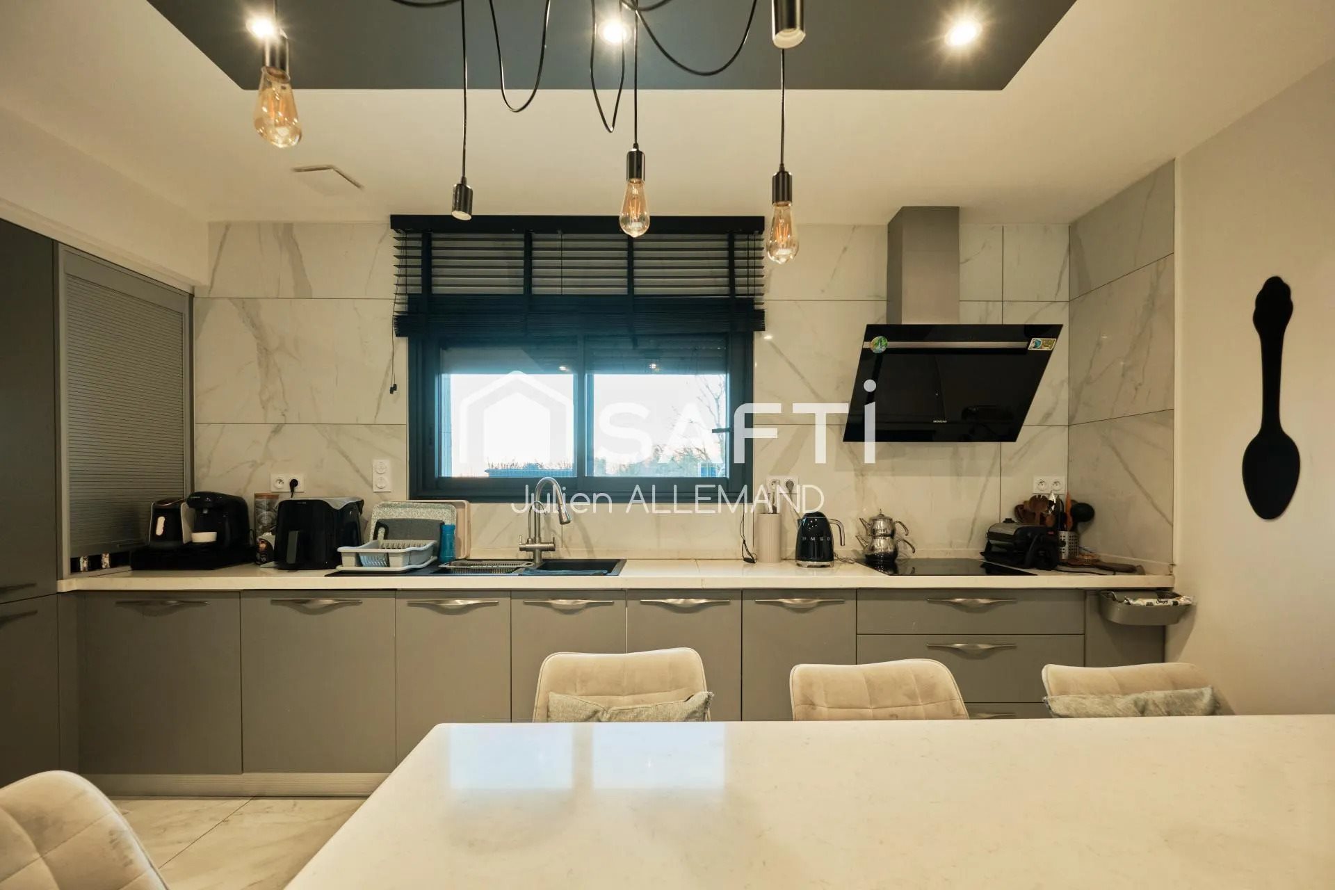 Maison à vendre, 180m², Macornay