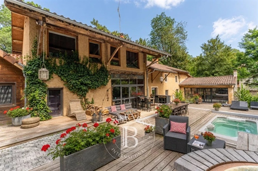 Maison 11 pièces 330 m² · à Saint-Savin · 330 m² · 760 000 €