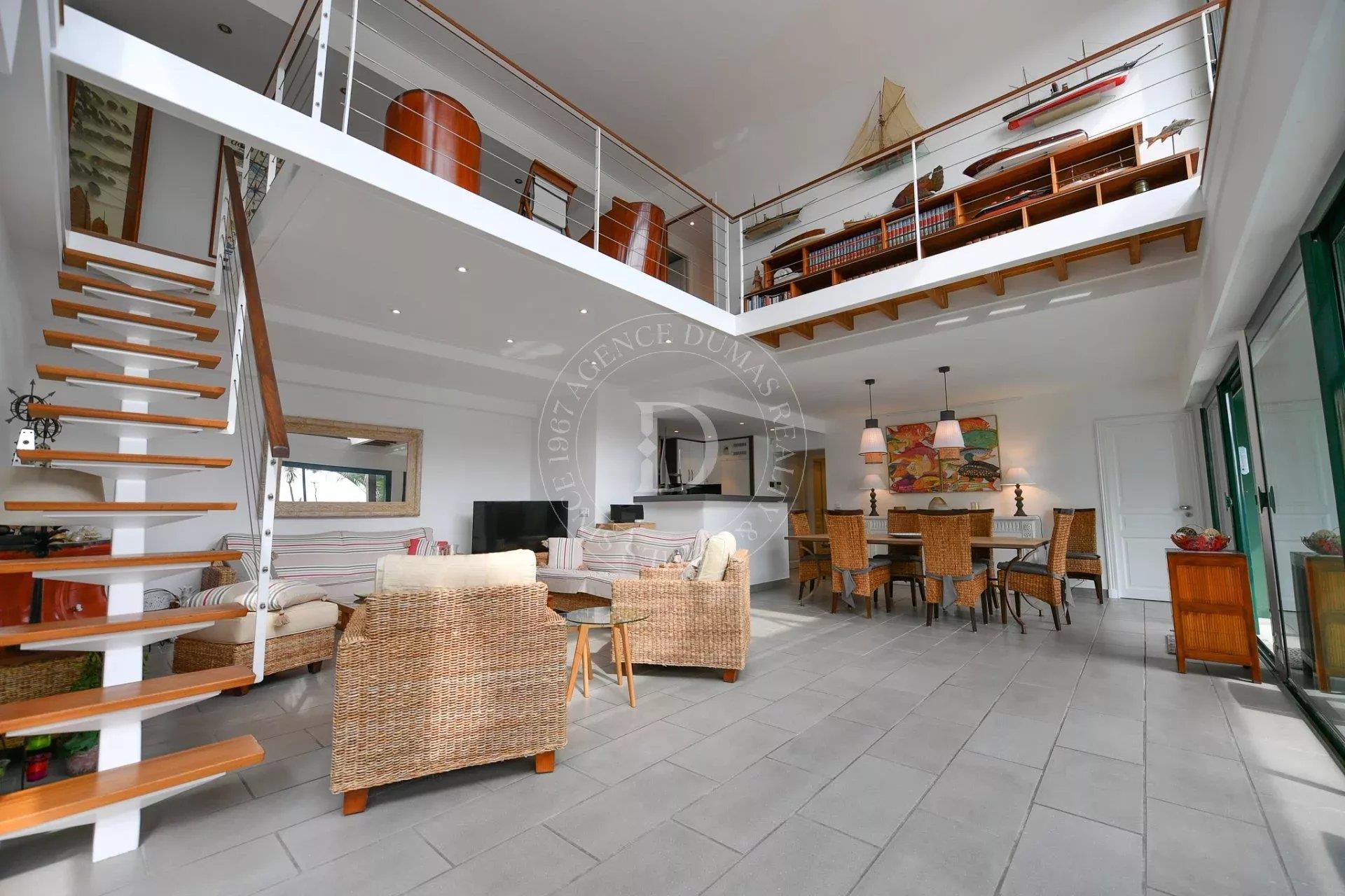 Maison à louer, 240m², Nice