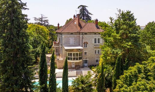 Maison 13 pièces 395 m² · à Caussade · 395 m² · 750 000 €