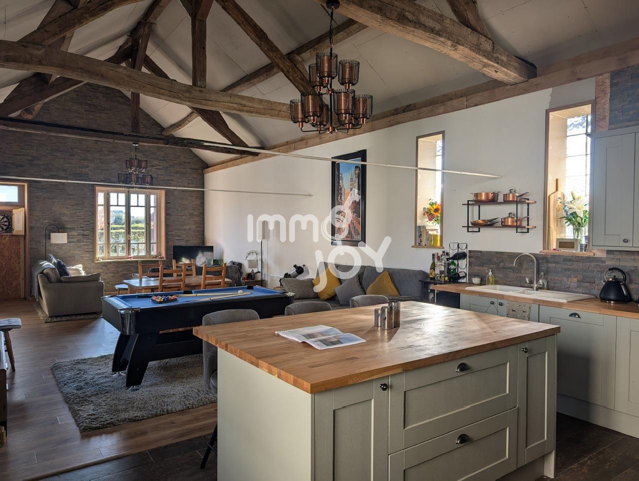 Maison à vendre, 360m², Saint-Mard-de-Réno