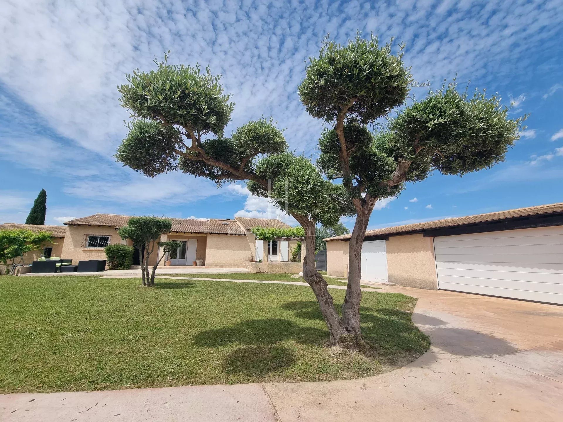 Maison à vendre, 216m², Saint-Etienne-du-Grès