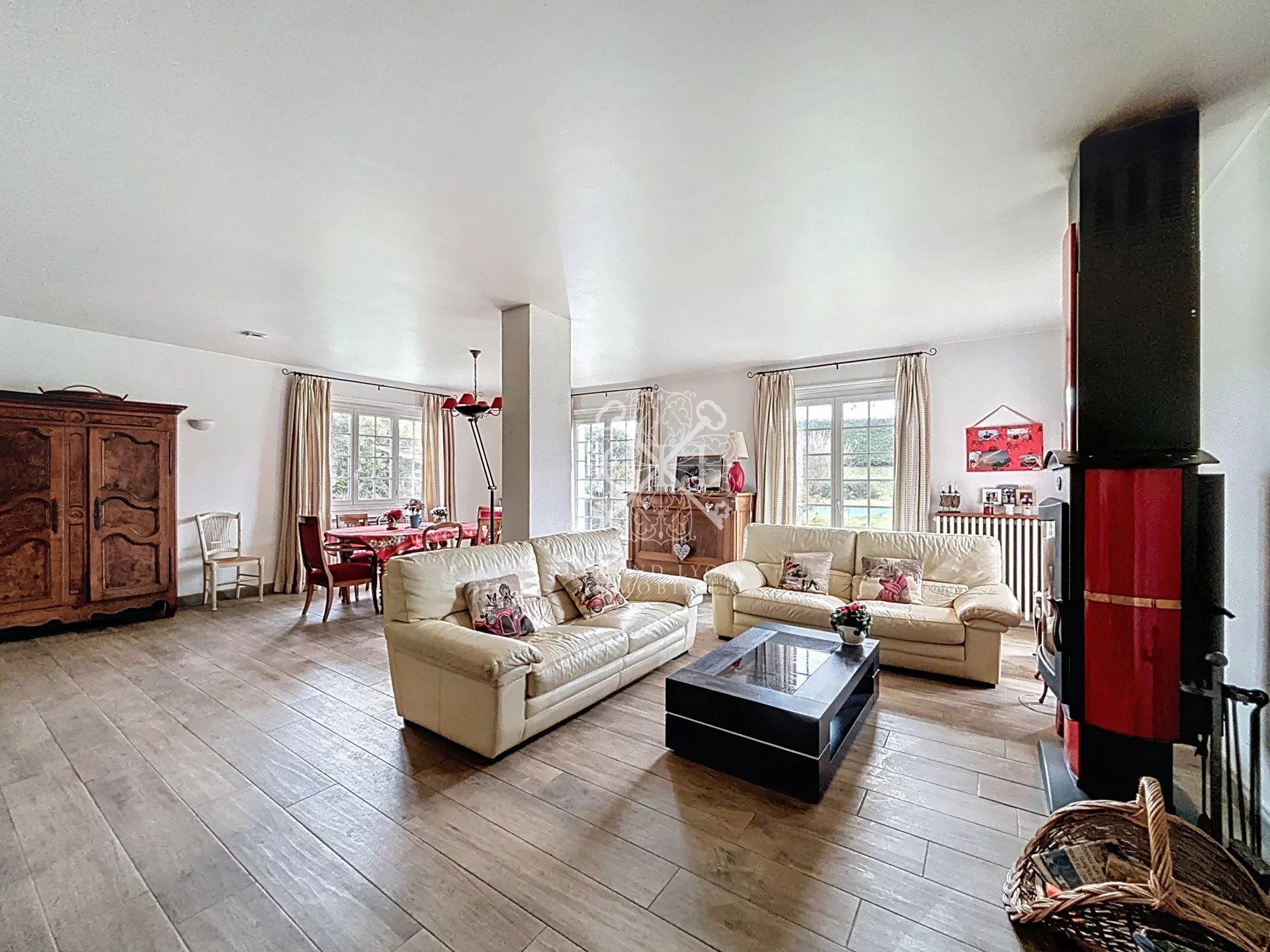 Maison à louer, 232m², Communay