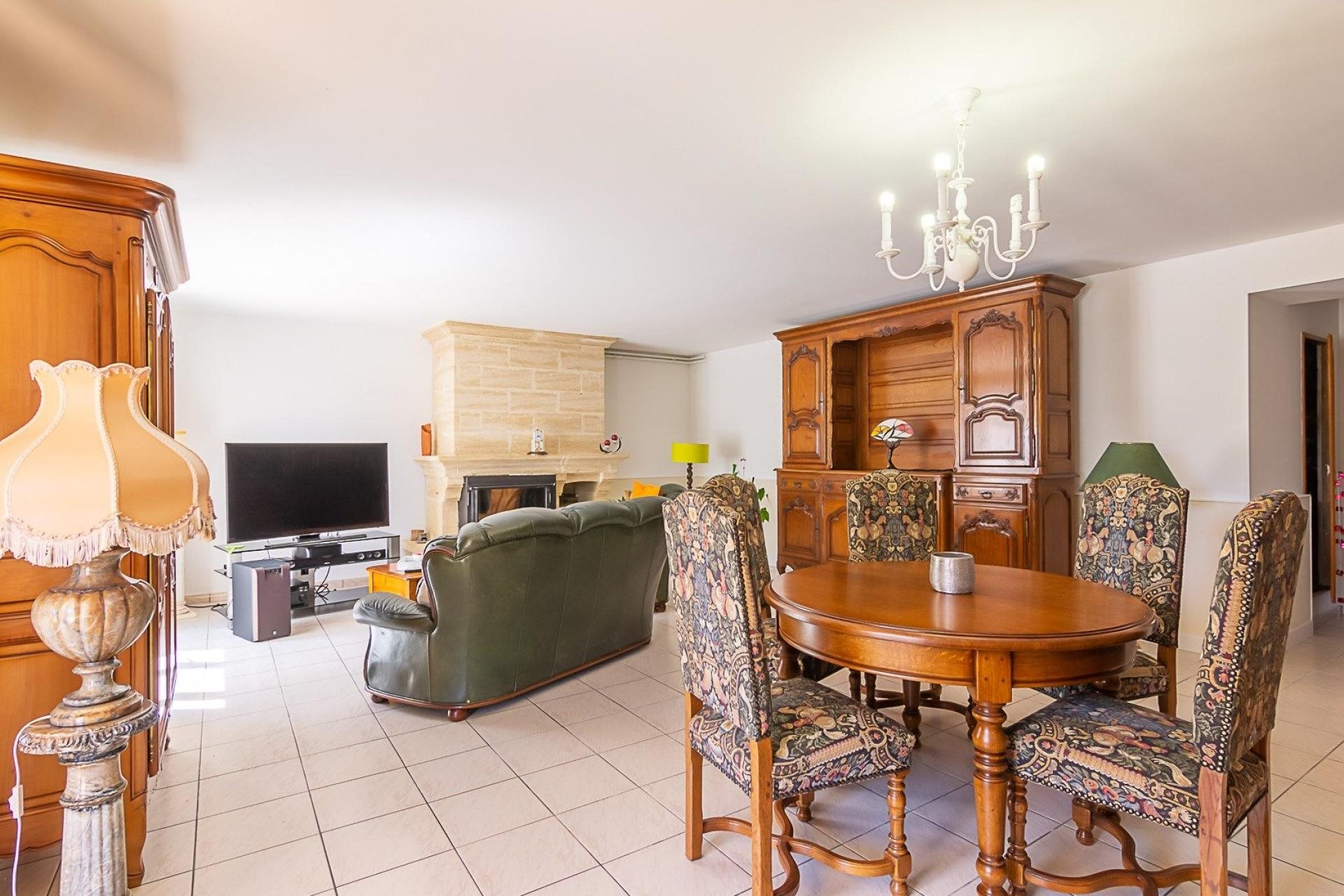 Maison à vendre, 228m², La Lande-de-Fronsac