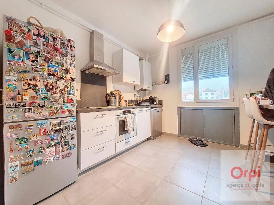 Appartement à louer, 83m², Ajaccio
