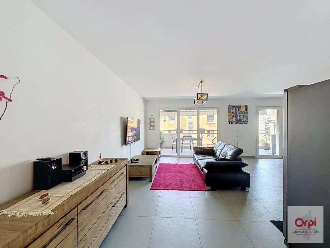 Appartement à louer, 93m², Ajaccio