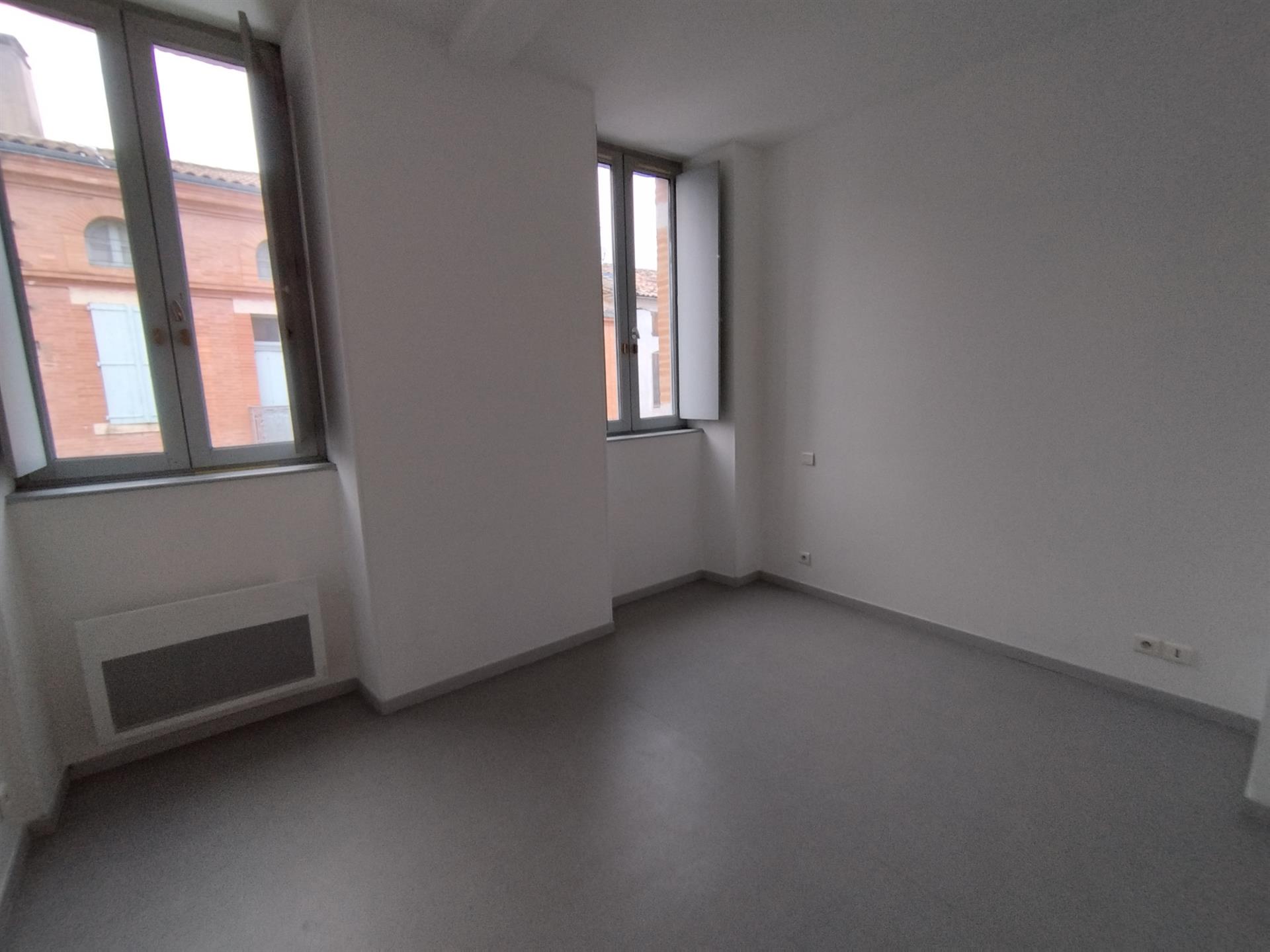 Appartement à louer, 67m², Molières