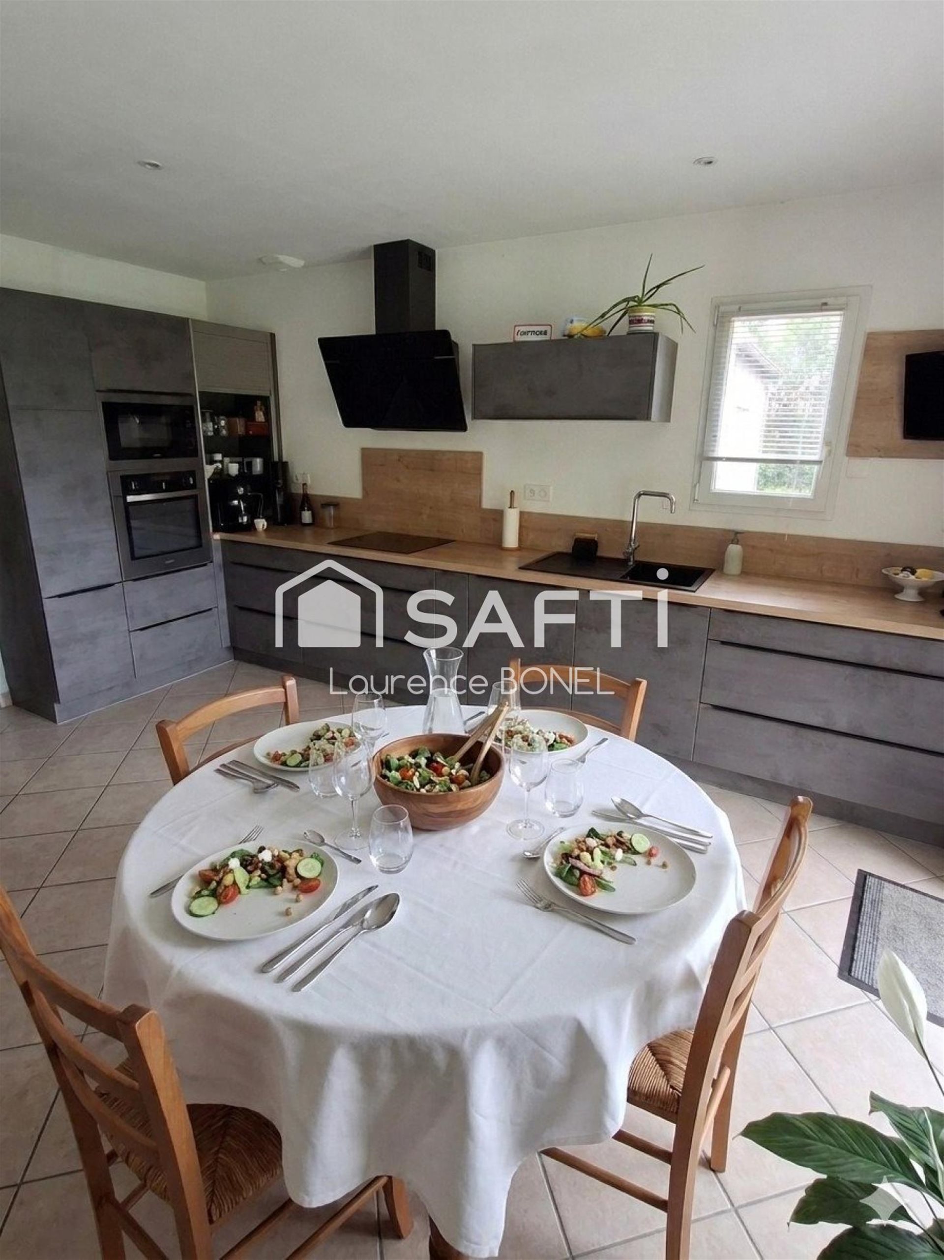 Maison à vendre, 155m², Bressuire