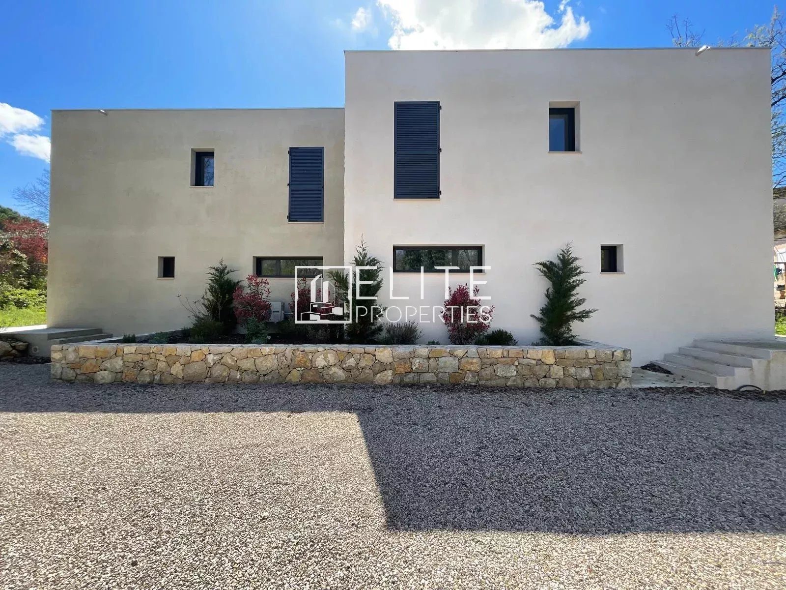 Maison à vendre, 120m², Saint-Cézaire-sur-Siagne