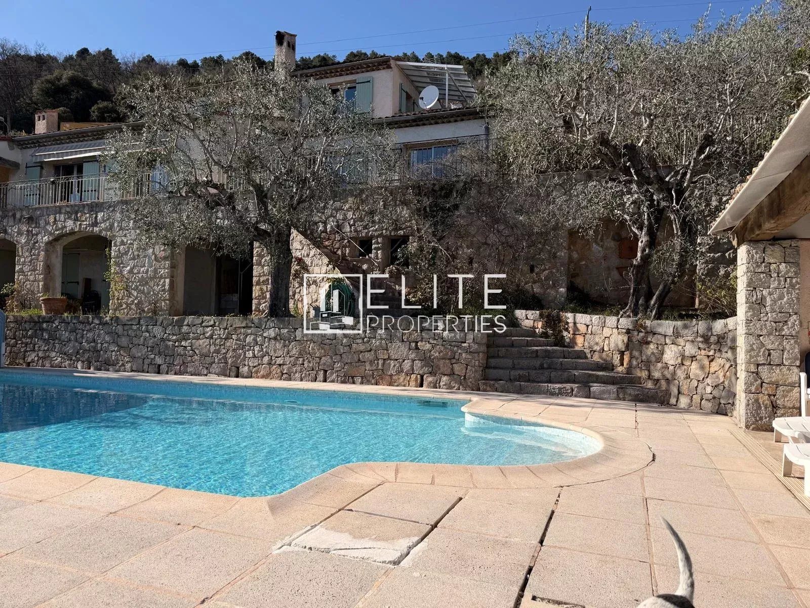 Maison à vendre, 221m², Spéracèdes