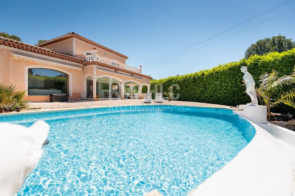 Maison à vendre, 240m², Roquefort-les-Pins